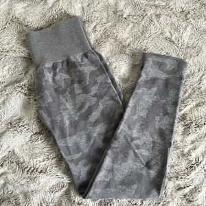NVGTN Camo Seamless Leggings *barely worn*